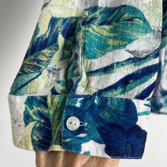 Chico's Mixed Animal Floral Print 100% Cotton Roll Tab Sleeve Blouse Top Sz 2/L - Picture 6 of 11